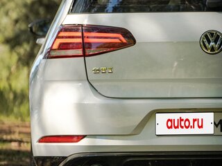 2018 Volkswagen Golf GTI VII Рестайлинг, белый, 2100000 рублей, вид 4