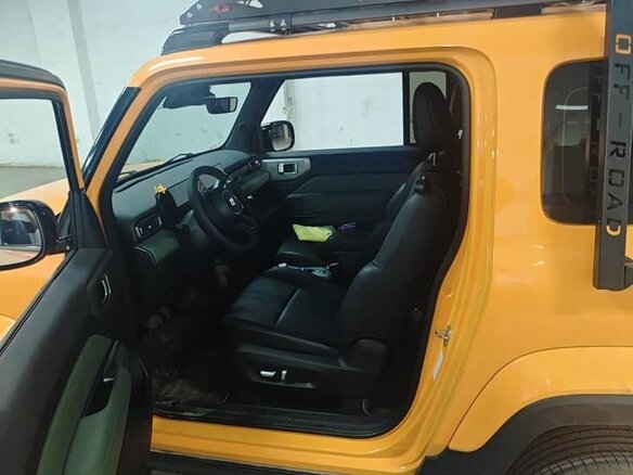 2024 Baojun Yep, оранжевый - вид 3