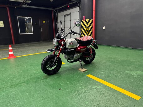 2022 Honda Z125 Monkey, серебристый, 450000 рублей, вид 4