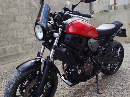 2017 Yamaha XSR700, красный, 670000 рублей, вид 3