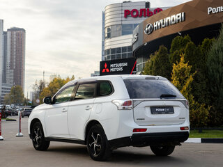 2013 Mitsubishi Outlander III, белый, 1048000 рублей, вид 5
