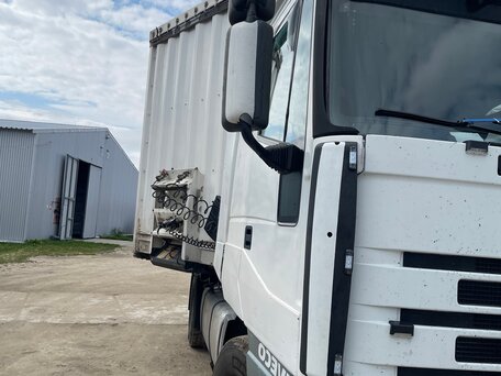 2002 Iveco EuroStar, белый, 2550000 рублей, вид 2