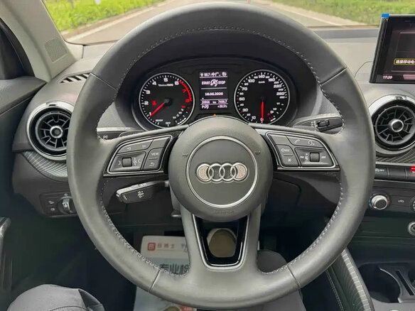 2022 Audi Q2 L 35 TFSI I Рестайлинг, белый, 1820000 рублей - вид 8
