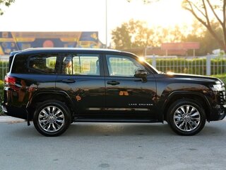 2026 Toyota Land Cruiser 300 Series, чёрный, 11000500 рублей, вид 4