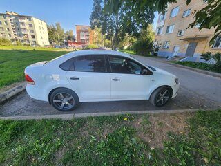 2015 Volkswagen Polo V, белый, 400000 рублей, вид 5