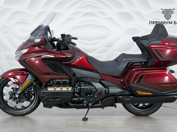 2025 Honda GL 1800 Gold Wing, красный, 3599000 рублей - вид 1