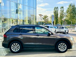 2020 Volkswagen Tiguan II, коричневый, 2427000 рублей, вид 4