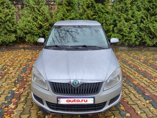 2011 Skoda Fabia II Рестайлинг, серебристый, 550000 рублей, вид 3