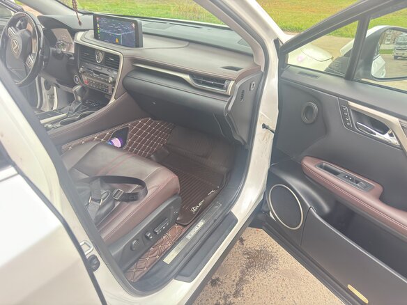 2021 Lexus RX 450h IV Рестайлинг, белый, 6850000 рублей - вид 11
