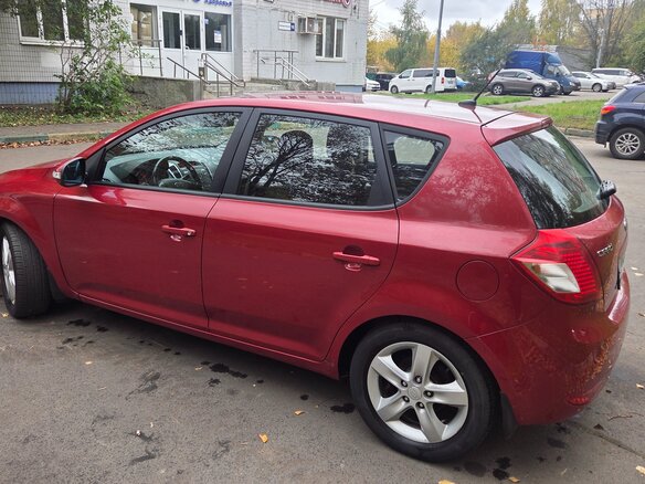 2011 Kia Ceed I Рестайлинг, красный, 760000 рублей - вид 4