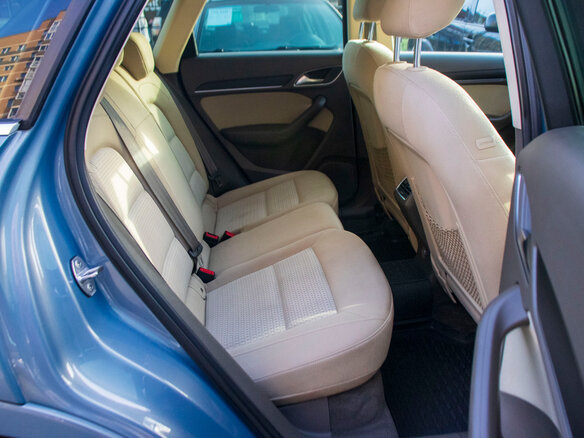 2012 Audi Q3 I (8U), синий, 1599000 рублей - вид 24