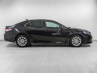 2021 Toyota Camry VIII (XV70), чёрный, 2620000 рублей, вид 4