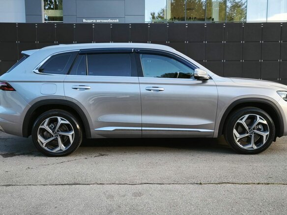 2022 Geely Monjaro I, серебристый, 3099000 рублей - вид 3