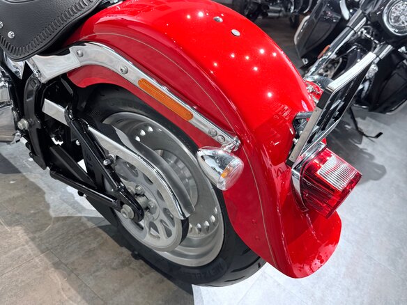 2010 Harley-Davidson Fat Boy, красный, 1099000 рублей - вид 16