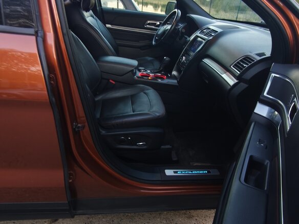 2015 Ford Explorer V Рестайлинг, коричневый, 2150000 рублей - вид 36