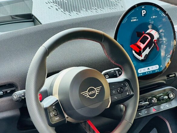 2025 Mini Hatch JCW Electric IV (F65/F66/J01), белый, 6390000 рублей - вид 9