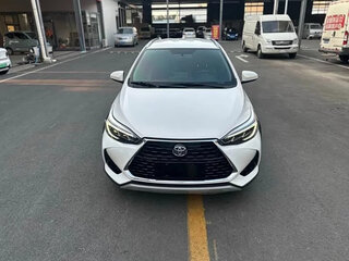 2022 Toyota Yaris L X XP150 Рестайлинг, белый, 1150700 рублей, вид 2