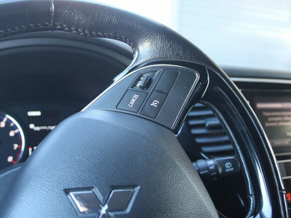 2018 Mitsubishi Outlander III Рестайлинг 3, чёрный, 1929000 рублей - вид 13