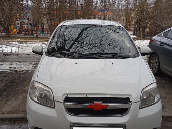2011 Chevrolet Aveo I Рестайлинг, белый, 320000 рублей - вид 1