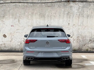 2023 Volkswagen Golf VIII, белый, 1680100 рублей, вид 5