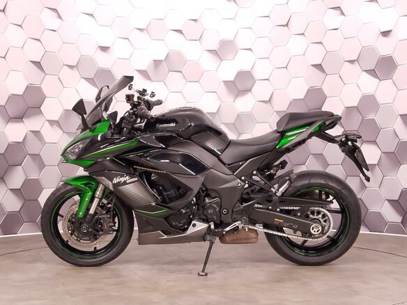 2022 Kawasaki Ninja 1000 SX, чёрный - вид 3