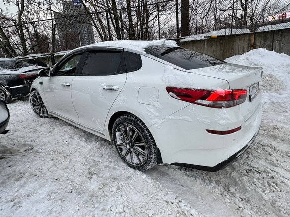 2019 Kia Optima IV Рестайлинг, белый, 1730000 рублей - вид 5