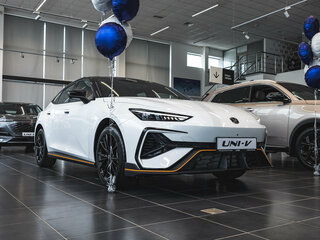 2026 Changan UNI-V I Рестайлинг 2, белый, 3579900 рублей, вид 2