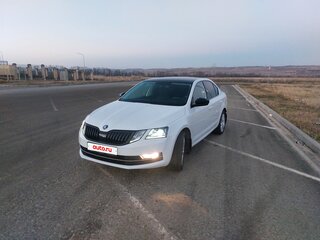 2020 Skoda Octavia III (A7) Рестайлинг, белый, 2300000 рублей, вид 5