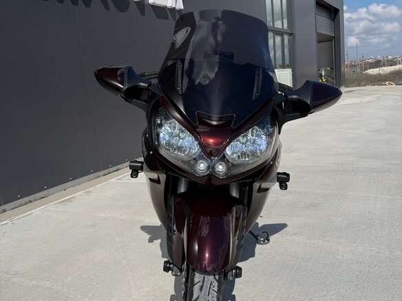 2012 Kawasaki GTR 1400 (Concours 14), красный - вид 2
