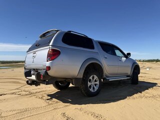 2014 Mitsubishi L200 IV Рестайлинг, серый, 2250000 рублей, вид 5