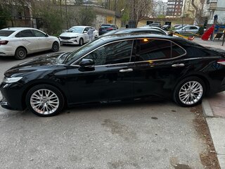 2021 Toyota Camry VIII (XV70) Рестайлинг, чёрный, 3250000 рублей, вид 2