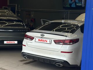 2019 Kia Optima IV Рестайлинг, белый, 1490000 рублей, вид 5