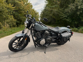 2023 Yamaha XV950 Bolt, серый, 850000 рублей, вид 1