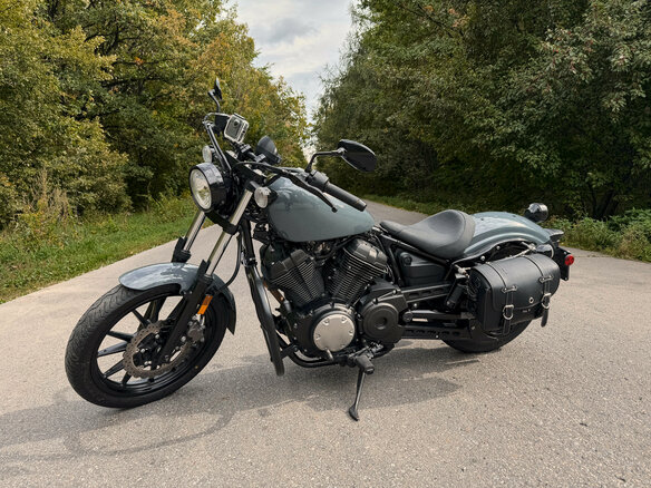 2023 Yamaha XV950 Bolt, серый, 850000 рублей