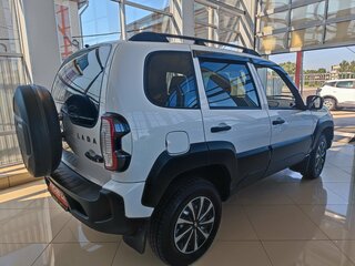 2024 Lada (ВАЗ) Niva Travel I, белый, 972000 рублей, вид 4