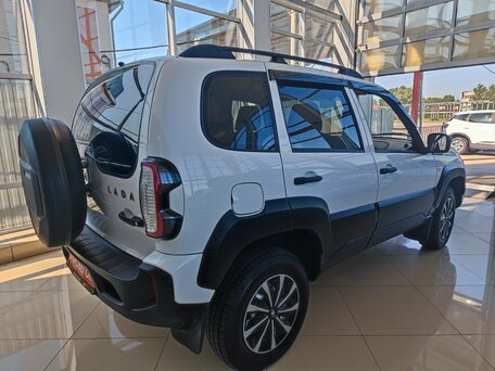 2024 Lada (ВАЗ) Niva Travel I, белый, 972000 рублей, вид 4