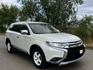 2016 Mitsubishi Outlander III Рестайлинг 2, белый, 1490000 рублей, вид 4