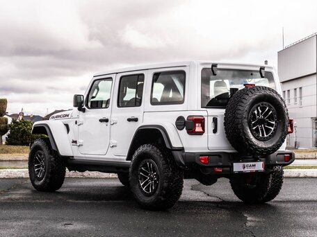 2024 Jeep Wrangler IV (JL) Рестайлинг, белый, 7550000 рублей, вид 4
