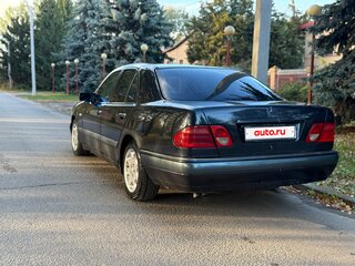 1998 Mercedes-Benz E-Класс 240 II (W210, S210), синий, 330000 рублей, вид 3