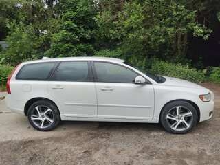 2012 Volvo V50 I Рестайлинг, белый, 945000 рублей, вид 4