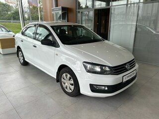 2018 Volkswagen Polo V Рестайлинг, белый, 749000 рублей, вид 3