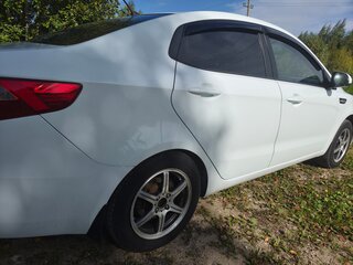 2013 Kia Rio 4-speed III, белый, 550000 рублей, вид 3