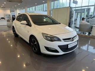 2013 Opel Astra J Рестайлинг, белый, 629000 рублей, вид 3