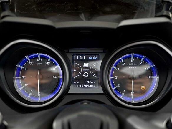 2020 Yamaha TMAX, чёрный, 1129000 рублей - вид 8