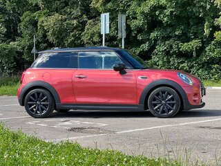 2020 Mini Hatch Cooper III (F55/F56) Рестайлинг, красный, 2100000 рублей, вид 5