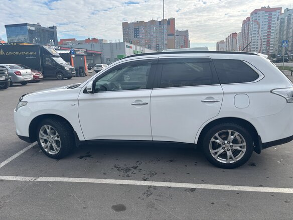 2013 Mitsubishi Outlander III, белый, 1950000 рублей - вид 4