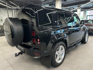 2020 Land Rover Defender 110 II, чёрный, 4800000 рублей, вид 4