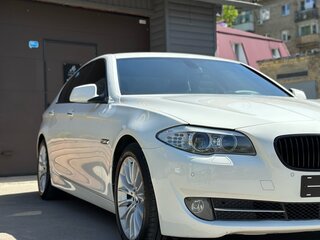 2011 BMW 5 серии 525d xDrive VI (F10/F11/F07), белый, 1940000 рублей, вид 5