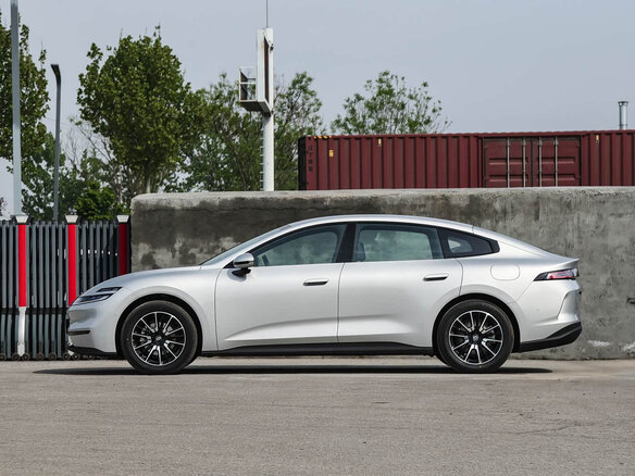2026 Changan Qiyuan A06 28.39 kWh, серый, 2600000 рублей - вид 3