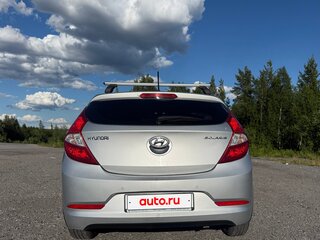 2014 Hyundai Solaris I Рестайлинг, серебристый, 850000 рублей, вид 3